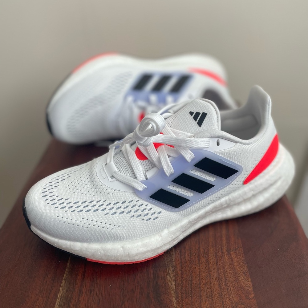 Adidas PureBoost 22 J Shoes Sz 5y / Size 6.5 Women’s